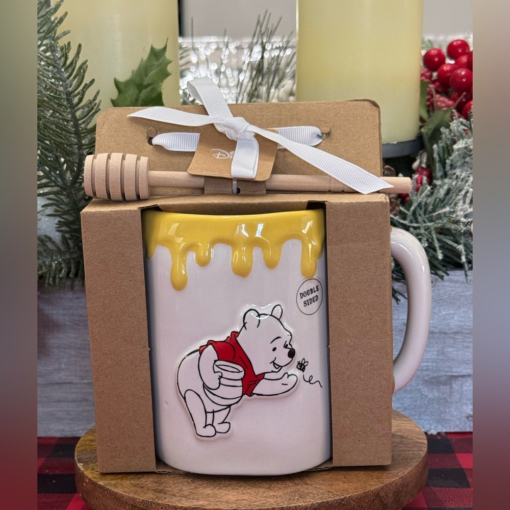 🍯 Brand NEW w/Tags Rae Dunn Disney BEARS LOVE HUNNY Mug w/Honey Stir Stick 🍯